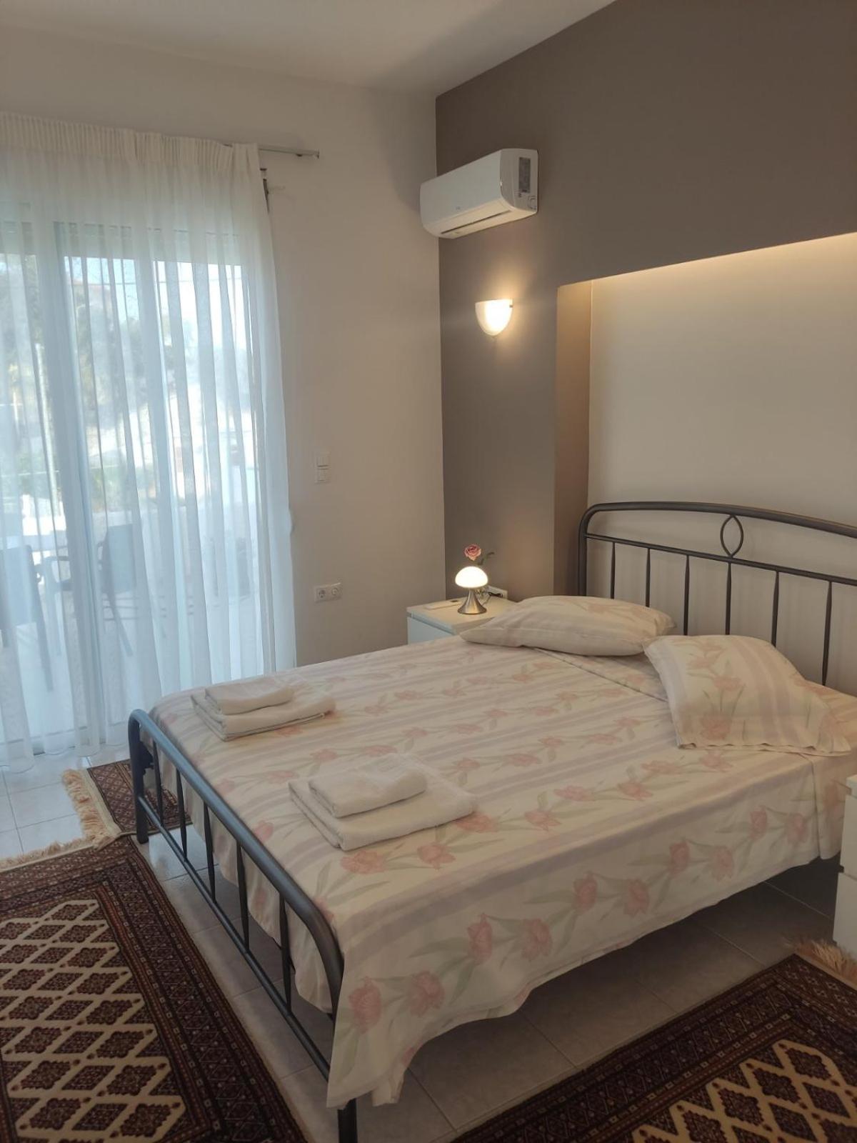 Katerina Summerhouse Dhaskalion Luaran gambar